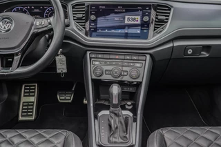 Volkswagen T-Roc Volkswagen T-Roc Cabrio 1.5 TSI R-Line ACC VIRTUAL COCKPIT STOELVERWARMING AUTOMAAT LEDER CAMERA - afbeelding nr 33