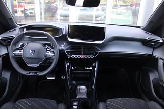 Peugeot 2008 Peugeot 2008 1.2 130PK AUTOMAAT GT PACK | NAVIGATIE | FULL LED KOPLAMPEN | DRAADLOZE APPLE CARPLAY/ANDROID AUTO | ADAPTIVE CRUISE CONTROL | CAMERA VOOR + ACHTER | CLIMATE CONTROL | LICHTMETALEN VELGEN 17