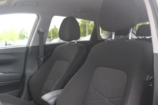 Hyundai Bayon Hyundai Bayon 1.0 T-GDI 100PK AUTOMAAT PREMIUM | ACHTERUITRIJ CAMERA | CLIMATE CONTROL | SFEER VERLICHTING | LED KOPLAMPEN | BOSE AUDIO | STOEL/STUUR VERWARMING | DODEHOEK DETECTIE | KEYLESS ENTRY/START | PARKEERSENSOREN VOOR EN ACHER | APPLE CARPLAY/ANDROID AUTO | DRAADLOZE TEEFOONLADER | - afbeelding nr 2