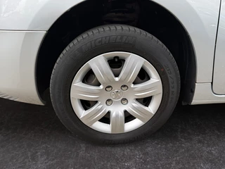 Peugeot Partner Peugeot Partner Tepee 110PK Allure | Camera | Carplay | PDC v+a | Trekhaak - afbeelding nr 14