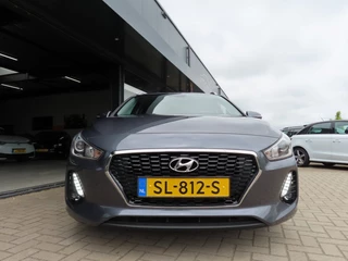 Hyundai i30 Hyundai i30 1.4 T-GDI Aut. Ecc Cruise Navi Trekhaak Pdc 2018 - afbeelding nr 30