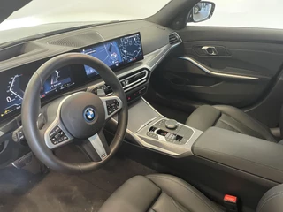 BMW 3 Serie BMW 3-serie Touring 330e xDrive Panoramadak Adaptive Cruise Innovation Pack Comfort Pack Travel Pack Full Options! - afbeelding nr 17