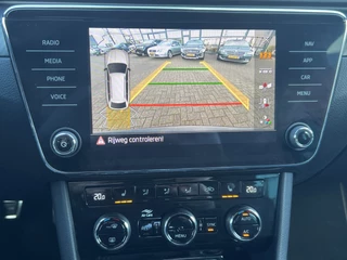 Škoda Superb Navigatie ACC DAB Sportstoelen Elek. Stoel Matrix Beam Stoelverwarming Getint Glas Camera Carplay NL Auto - afbeelding nr 20