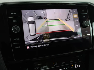 Volkswagen Passat Volkswagen Passat 1.4 TSI GTE | Stoel & stuurverwarming | Camera | Carplay | Trekhaak | Adaptive cruise | Standkachel | Navigatie | Full LED - afbeelding nr 14