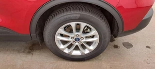 Ford Kuga Ford Kuga 2.5 PHEV Titanium 225pk | Winterpack | Afneembare Trekhaak | 1.500kg Trekgewicht | All Weather Michelin Cross Climate | Sync 3 Navigatie - afbeelding nr 7