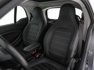 Smart Fortwo Smart Fortwo EQ Comfort PLUS 18 kWh [ 3-Fase ] Aut. *PANO | FULL-LED | FULL-LEATHER | NAVI-FULLMAP | CAMERA | BRABUS-WHEELS | AMBIENT-LIGHT | AIRCO | PDC | CRUISE | DAB | CARPLAY | COMFORT-SEATS | 16''ALU* - afbeelding nr 9