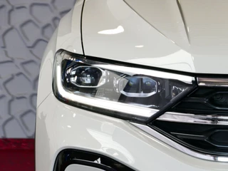Volkswagen T-Roc Volkswagen T-Roc 1.5 TSI 150PK R-LINE EVO IQ LIGHT ALCANTARA ELEK.KLEP CARPLAY STOEL/STUUR VERW. 18