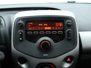 Citroën C1 Citroën C1 1.0 e-VTi Feel | Trekhaak | All season banden | Airco | Radio - afbeelding nr 33