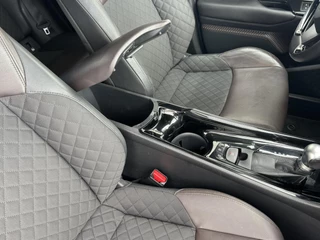 Toyota C-HR Toyota C-HR 1.8 Hybrid First Edition Camera Navigatie Cruise Clima Stoelverwarming Keyless Trekhaak - afbeelding nr 25