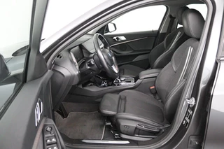 BMW 1 Serie BMW 1-serie 118i Executive Edition (PARKEERSENSOREN, NAVIGATIE, CRUISE CONTROL, PARKEERSENSOREN, NL-AUTO) - afbeelding nr 11