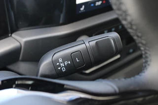 Ford E-Transit Ford E-Transit Cust. 320 L2H1 Limited 65 kWh 218pk | VOORRAAD | Inklapbare trekhaak | 17 inch lichtmetalen velgen (Carbonised Grey) | Driver Assistent Pack Premium | AGM accu | 3-fase laadkabel mode 3 32A, 10 meter | Centrale dubbele vergrendeling | Vehicle Integration System - afbeelding nr 28