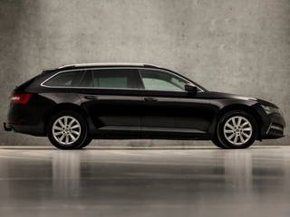 Škoda Superb 218Pk Automaat (APPLE CARPLAY, GROOT NAVI, VIRTUAL COCKPIT, MEMORY SEATS, STOELVERWARMING, CAMERA, GETINT GLAS, LED KOPLAMPEN, TREKHAAK, NIEUWSTAAT) - afbeelding nr 4