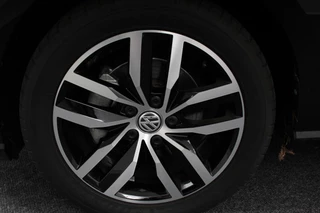 Volkswagen e-Golf Volkswagen e-Golf | Navigatie | Climate control | Virtuel Cockpit | Camera | Keyless | Bluetooth | Cruise Control | Lichtmetalen Velgen | - afbeelding nr 27