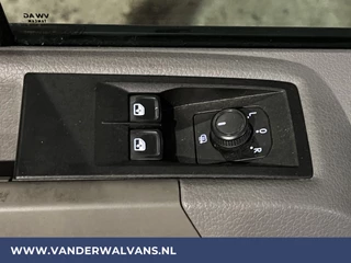 Volkswagen Crafter Volkswagen Crafter 2.0 TDI 141pk L3H2 L2H1 Euro6 Airco | Camera | Apple Carplay | Android Auto Bijrijdersbank - afbeelding nr 16