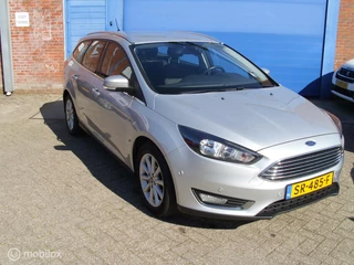 Ford Focus - 305509598-0