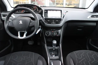 Peugeot 2008 Peugeot 2008 1.2 110PK AUTOMAAT BLUE LION | PANORAMA DAK | APPLE CARPLAY/ANDROID AUTO | NAVIGATIE | PARKEER SENSOREN | AIRCO | CRUISE CONTROL | LICHTMETALEN VELGEN | DAB+ RADIO | - afbeelding nr 7