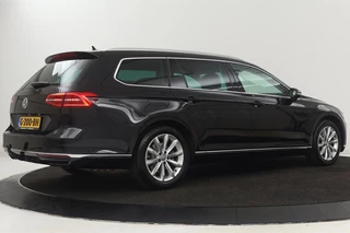 Volkswagen Passat Volkswagen Passat 1.4 TSI TSI Highline | Stoelverwarming | Carplay |  Trekhaak| Leder/Alcantara | Full LED | Navigatie | Adaptive cruise | Climate control - afbeelding nr 27