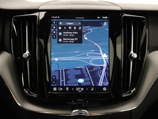 Volvo XC60 Volvo XC60 T6 PLUG-IN HYBRID PLUS DARK SCHUIFDAK CAMERA HARMAN KARDON ACC B - afbeelding nr 23