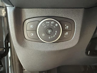 Ford Transit Courier Ford E-Transit Courier Limited 44 kWh 136pk | Ford Voorraad | Driver Assistance Pack | Laadvloerbescherming | Trekhaak | LED Laadruimteverlichting - afbeelding nr 32