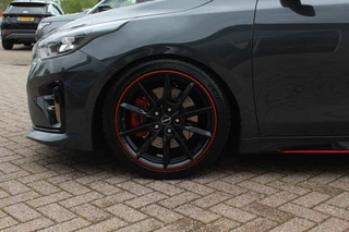 Kia ProCeed Kia ProCeed 1.6 T-GDI GT / Panoramadak / Camera / Leder&Alcantara / 18'' / Keyless / JBL / DAB / Sideskirts / Stuurverwarming / Stoelverwarming / DAB / Dodehoek / ACC - afbeelding nr 14