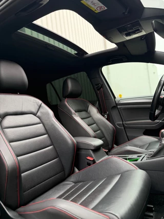 Volkswagen Golf Volkswagen Golf 2.0 TSI GTI TCR|PANO|AKRA|DYNAUDIO|MEMORY|BEARLOCK - afbeelding nr 28