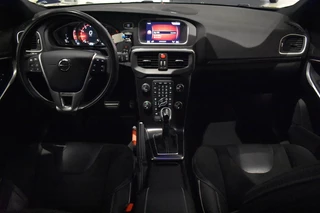 Volvo V40 Volvo V40 T3 153pk Polar+ Sport | Panodak | Camera | Keyless | Styling Kit - afbeelding nr 23