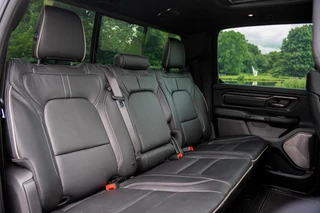 Dodge Ram 1500 Dodge Ram 1500 4X4 5.7 V8 4x4 Crew Cab|LPG|BTW|1ste Eig|Limited Night Edition|Etorque|Pano|Luchtvering|Trekhaak|Full Option - afbeelding nr 41