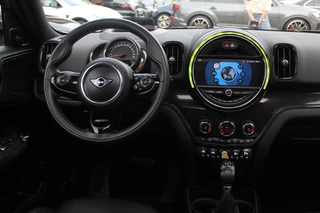 MINI Countryman MINI Countryman Mini 2.0 Cooper S E ALL4 Chili / Panoramadak / Camera / Head-up / 19'' / Leder / Navigatie / Stoelverwarming / DAB / Cruise Control / SoH 94% - afbeelding nr 10