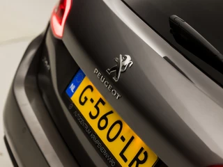 Peugeot 308 Automaat (PANORAMADAK, APPLE CARPLAY, GROOT NAVI, MASSAGE, STOELVERWARMING, LEDER, 360 CAMERA, SPORTSTOELEN, LANE ASSIST, KEYLESS, DAB+, NIEUWE APK, NIEUWSTAAT) - afbeelding nr 31