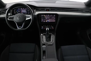 Volkswagen Passat Volkswagen Passat 1.4 TSI PHEV GTE Business | Trekhaak | Carplay |  Matrix LED | Adaptive cruise | Camera | Navigatie | Side Assist | Parkeerhulp - afbeelding nr 8