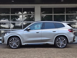 BMW iX1 BMW iX1 XDRIVE30 LAUNCH ED. I M PAKKET I 20 INCH I PANORAMA I HARMAN & KARDON - afbeelding nr 2