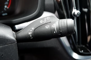 Volvo V60 Volvo V60 2.0 T5 Momentum Scan Line Rijklaar 12MND BOVAG Garantie - afbeelding nr 32