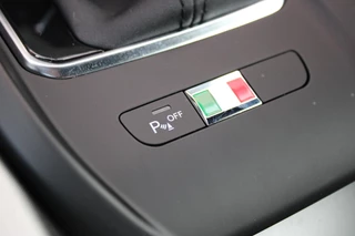 Alfa Romeo Tonale Alfa Romeo Tonale 1.5T 160PK AUTOMAAT Hybrid Ti | NIEUWE AUTO! | ELEKTRISCH BEDIENBARE VOORSTOELEN MET GEHEUGENFUNCTIE | HARMAN EN KARDON AUDIO | FULL LED KOPLAMPEN | 18
