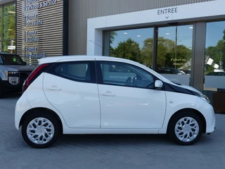Toyota Aygo Toyota Aygo 1.0 VVT-i x-play | Camera | Blue Tooth | All Season - afbeelding nr 25