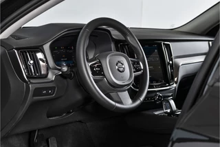 Volvo V60 | Dig. Cockpit | Adapt. Cruise | Stoel-+Stuurverw. | PDC | Camera | NAV + App. Connect | ECC | LM 19