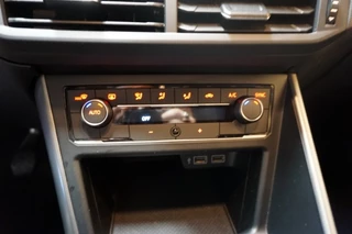 Volkswagen Polo Volkswagen Polo 1.0 TSI COMFORTLINE BUSINESS R-LINE / AIRCO/ NAVIGATIE - afbeelding nr 10