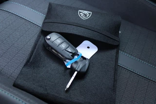 Peugeot 208 Peugeot 208 1.2 100PK AUTOMAAT ALLURE PACK | NAVIGATIE | ACHTERUITRIJ CAMERA | APPLE CARPLAY/ANDROID AUTO | LED KOPLAMPEN | LICHTMETALEN VELGEN 16