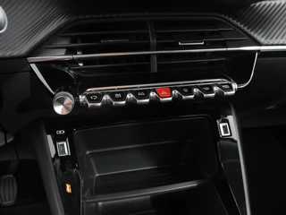Peugeot 2008 Peugeot 2008 1.2 PureTech Active Pack | Navigatie | Airco | Cruise Control | Led | Parkeer sensoren - afbeelding nr 19