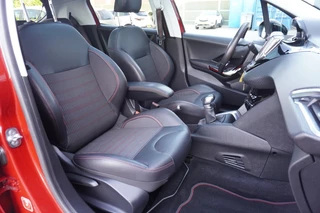 Peugeot 208 Peugeot 208 1.2 PureTech GT-line / 1e eig. / Pano / Trekhaak / Navi / Clima / Carplay / DAB+ - afbeelding nr 14