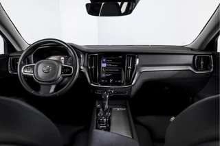 Volvo S60 Volvo S60 2.0 T5 250 PK Intro Edition - Automaat | Dig. Cockpit | Adapt. Cruise | Leder | Elek. bestuurderstoel met geheugen | Stoelverw. | PDC | Camera | NAV + App. Connect | ECC | DAB | Elek. Trekhaak | LM 19