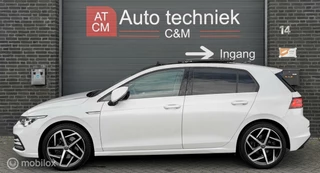 Volkswagen Golf Volkswagen Golf 1.5 eTSI STYLE 150PK/DSG/ACC/NAV/CAMERA/PANO - afbeelding nr 10