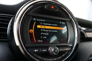 MINI Cooper MINI Cooper Mini 1.5 Pepper | NL AUTO | HUD | Sportinterieur (leer/ stof/ stoelverwarming) | Apple Carplay | Sfeerverlichting | 17inch | LED pakket | Keyless GO/ ENTRY | DUAL ZONE CLIMATE | Bonnet Stripes | Zwart dak | Front- achterspoiler - afbeelding nr 27