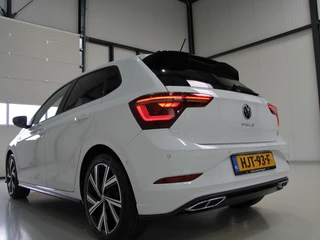Volkswagen Polo Volkswagen Polo 1.0 TSI 110pk DSG R-Line | Acc | Lane | Camera - afbeelding nr 13
