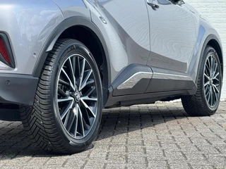 Toyota C-HR Toyota C-HR 1.8 Hybrid First Edition Camera Navigatie Cruise Clima Stoelverwarming Keyless Trekhaak - afbeelding nr 39