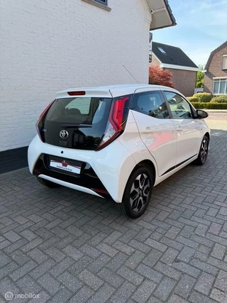 Toyota Aygo Toyota Aygo 1.0 VVT-i x-clusiv - afbeelding nr 3