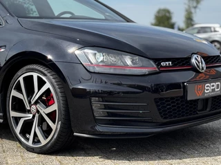Volkswagen Golf Volkswagen Golf 2.0 TSI GTI|300PK|Pano|Adaptive cruise|Leder - afbeelding nr 13