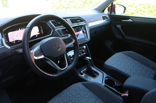 Volkswagen Tiguan Volkswagen Tiguan 1.4 TSI eHybrid Edition LED/Navi/Trekhaak wegkl./Virtual Cockpit/App-Connect/18