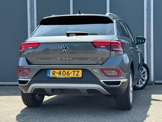 Volkswagen T-Roc Volkswagen T-Roc 1.5 TSI 150pk DSG Style | IQ Light | Camera | Alcantara | Trekha - afbeelding nr 3