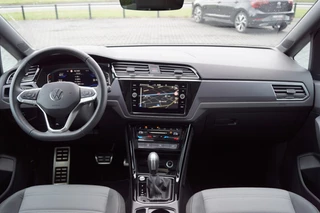 Volkswagen Touran Volkswagen Touran 1.5 TSI DSG R-Line / 7Pers./Panodak /trekhaak wegkl./ACC/Side-as - afbeelding nr 4
