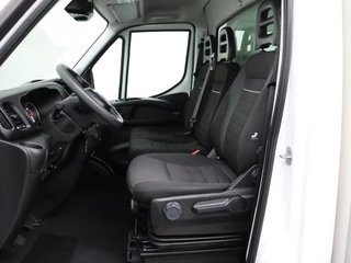 Iveco Daily Iveco Daily 35C16 3.0L Bakwagen+Laadklep | Airco | Cruise | Dakspoiler | 3-Persoons - afbeelding nr 18